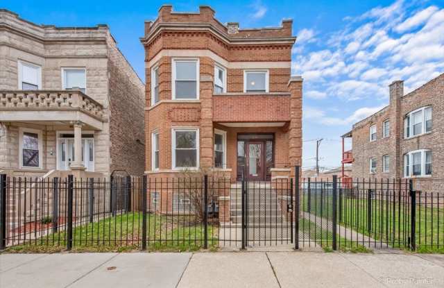 5233 W Quincy Street Gallery 1