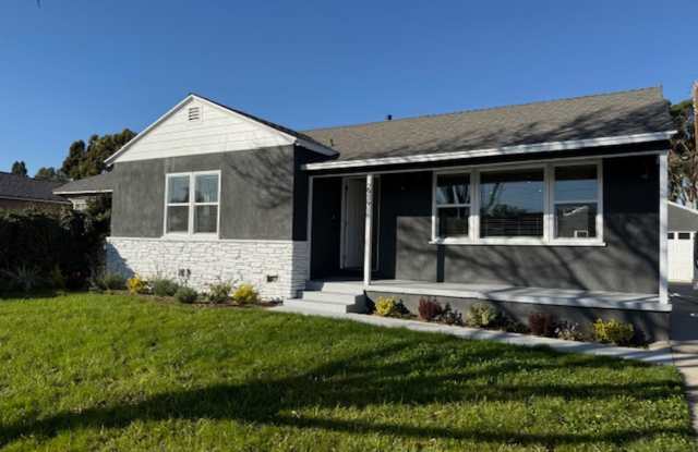 CHARMING REMODELED 3 BEDROOM / 2 BATH HOME photos photos