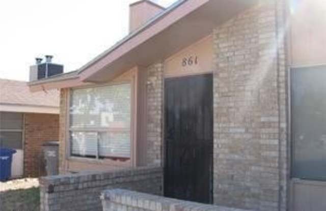 861 BARANDAL Drive unit: 2 photos photos