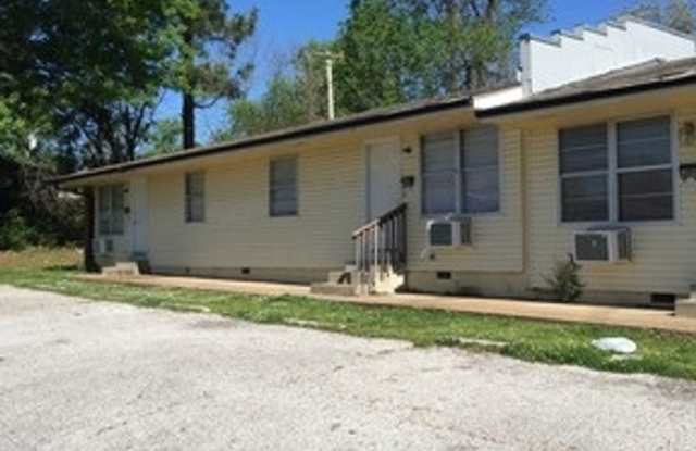 2 Bed 1 Bath Apartment Bolivar Mo in unit Laundry!! photos photos