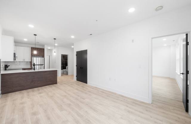 943 Washington Avenue Gallery 4