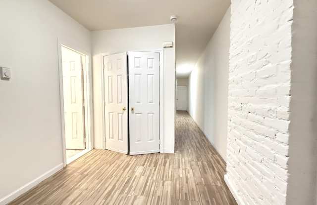 312 Greenwich Avenue Gallery 2