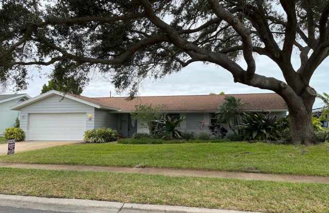 Beachside Living At Its Best! Gallery 1