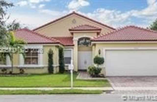 19150 SW 16th St photos photos