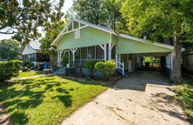 Renovated 3-Bedroom Home in Tuscaloosa – Don’t Miss Out! - 932 35th Avenue, Tuscaloosa, AL 35401