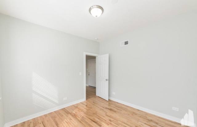 2457 W Logan Blvd, Unit 1 photos photos