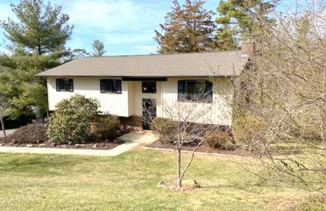 Great Location 1/2 mile from downtown Weaverville photos photos