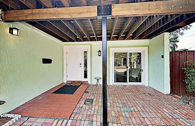 850 SW 16th St Gallery 2