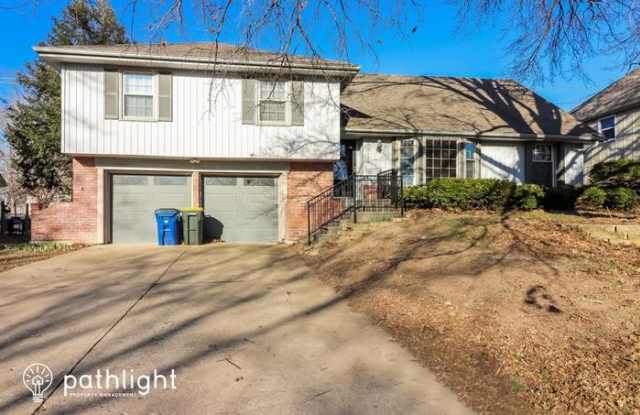 9102 West 81st Terrace - 9102 West 81st Terrace, Overland Park, KS 66204