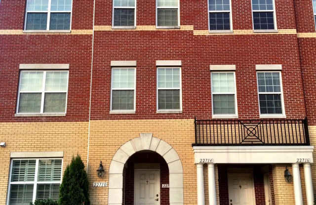 22712 FERNCREST TERRACE - 22712 Ferncrest Ter, Brambleton, VA 20148