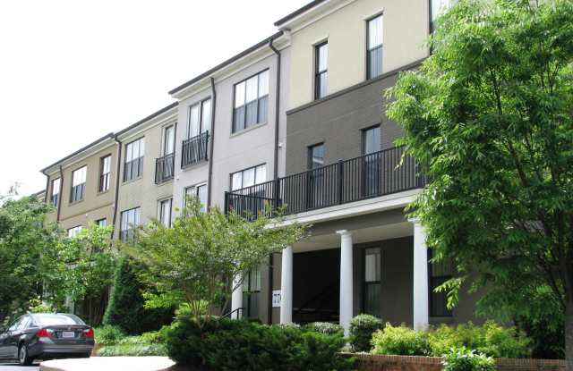 PENDING LEASE 1 Bedroom Available at Walker Square photos photos