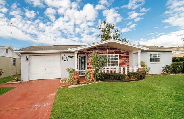 Charming 2/2 Home in Holiday, Florida - Seconds from US Highway 19! photos photos