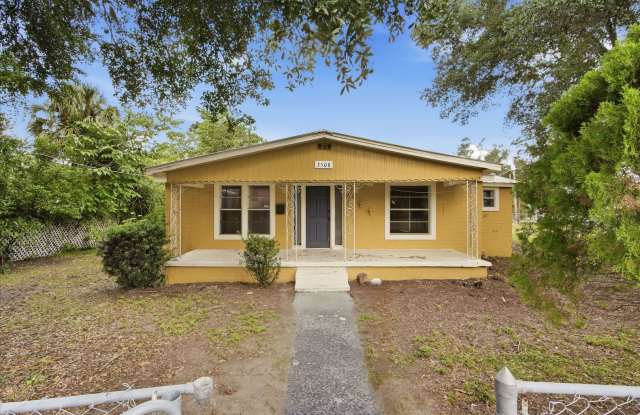 Welcome to 3508 E Genesee St — Comfortable Tampa Living with Space, Style & Convenience! Gallery 4