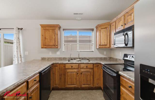 3 Bedroom Townhome in Prime Location! photos photos 3 Bedroom Townhome in Prime Location! photos photos
