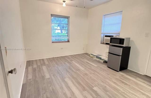 2652 SW 23rd Ave - 2652 Southwest 23rd Avenue, Miami, FL 33133