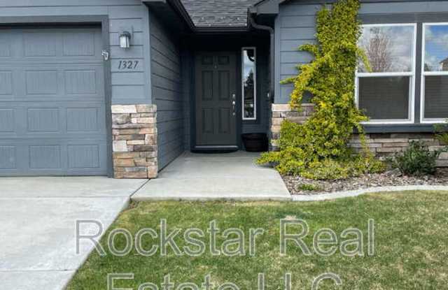 1327 North Rogue River Street photos photos