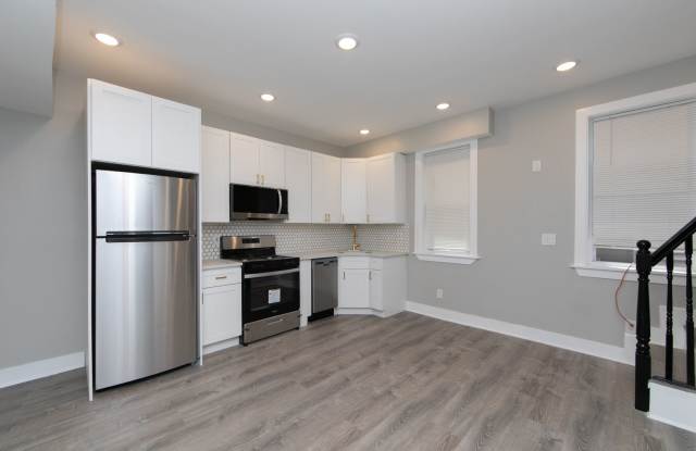 Beautiful Gut Renovated 2 Bed/2.5 Bath Apartment on Broadway Avenue in Camden! Gallery 4