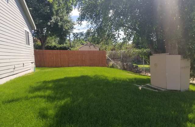 3 Bed 2 Bath one story home Gallery 4