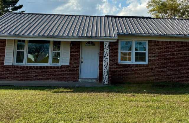 3-Bedroom Home for Rent – 301 7th St, Tompkinsville, KY 42167 Gallery 1