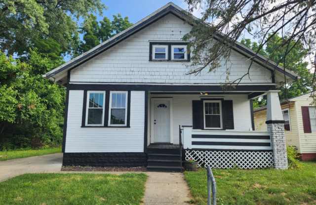 1378 Bellefair Ave photos photos