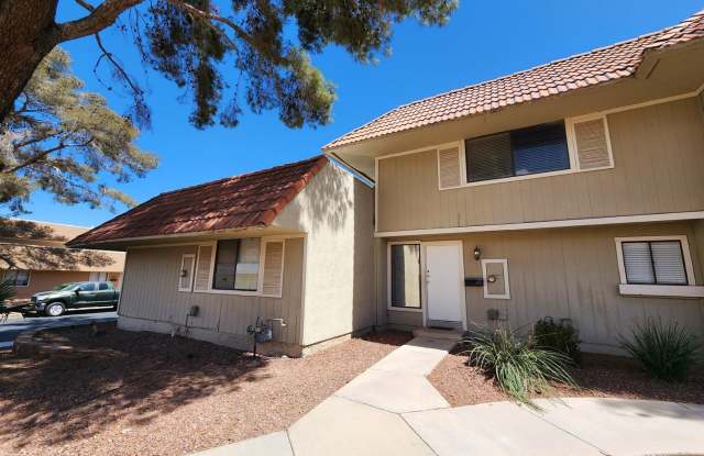 Beautiful and Spacious Two Story TOWN HOME in quiet and nice neighborhood! photos photos