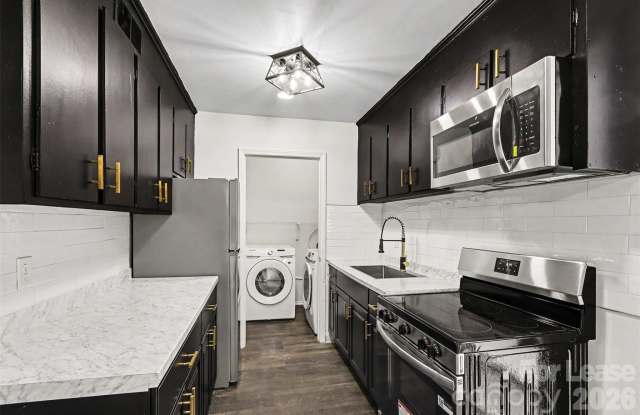 556 Blendwood Drive Gallery 1