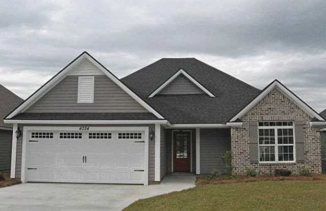 Charming 3-Bedroom Home with Lake Views and Modern Amenities in Hahira, GA - 4024 Nelson Hill Place, Lowndes County, GA 31632