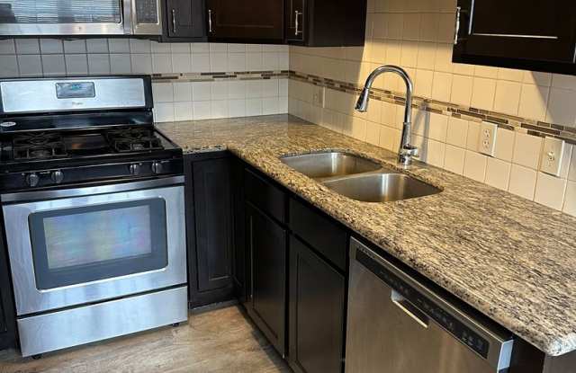 Updated 3 Bed 1.5 Bath Townhome with basement. photos photos