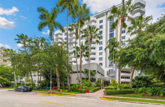 1621 Bay Rd - 1621 Bay Road, Miami Beach, FL 33139 1621 Bay Rd - 1621 Bay Road, Miami Beach, FL 33139