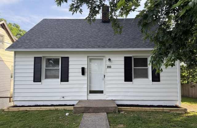 203 W Elm Street Gallery 2