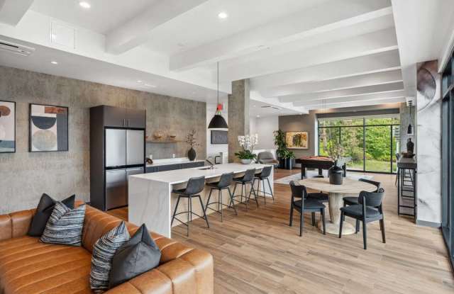 Cru at Willows photos photos