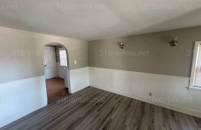 $825 - 2 bed 1 bath - Single Family Home Gallery 4