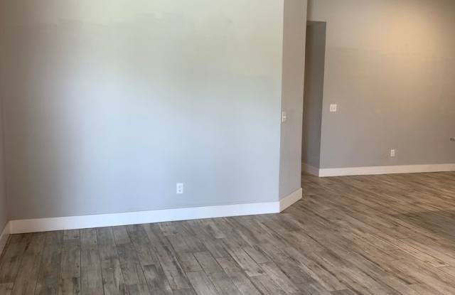 3 bedroom, 2 bathroom, 2 car garage Gallery 4
