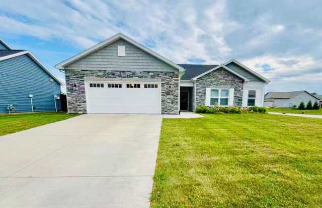 Modern 3BR Home Near Purdue with Fireplace, Vaulted Ceilings & 2-Car Garage photos photos