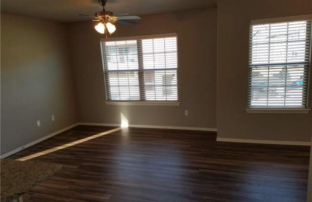 2794 Auburn  DR Gallery 3