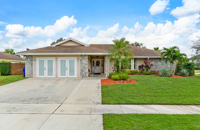 100 Santander Ct - 100 Santander Court, Royal Palm Beach, FL 33411