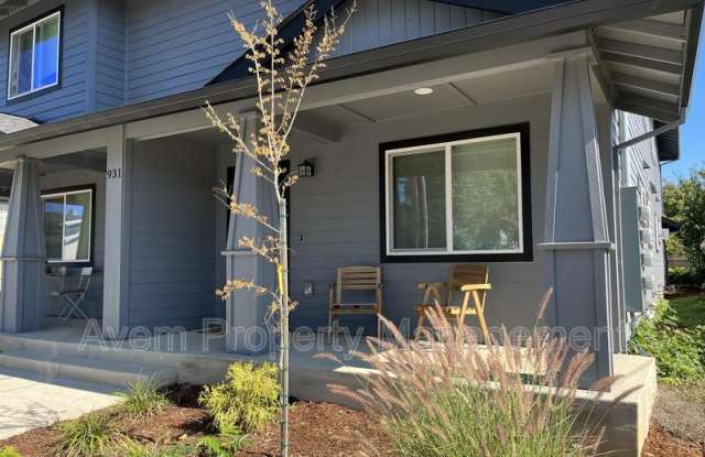 931 Prospect Street - 2 photos photos