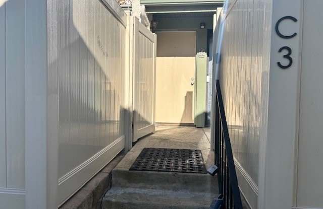 5257 Colodny Drive Gallery 2