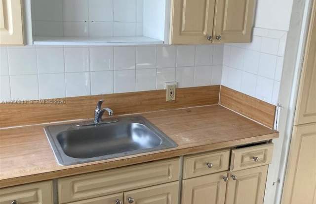 3742 SW 29th St photos photos