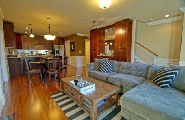 Chic Townhome in Fremont photos photos