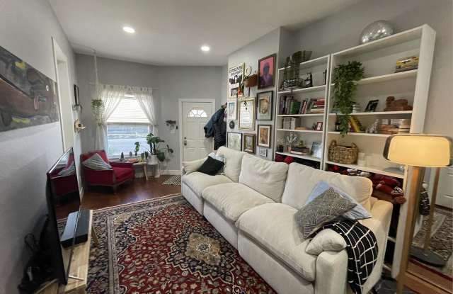 1305 East 31st Avenue Gallery 3