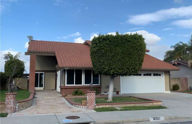 16537 Circle Hill Lane Gallery 2