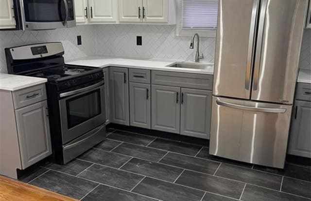 209 E 51st Street - 209 East 51st Street, Brooklyn, NY 11203