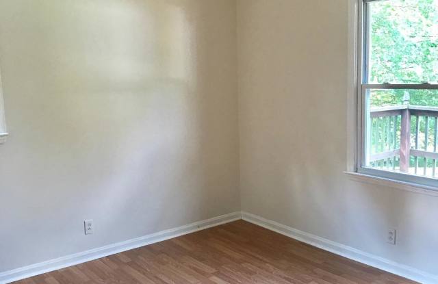 220 Highwood Gallery 4