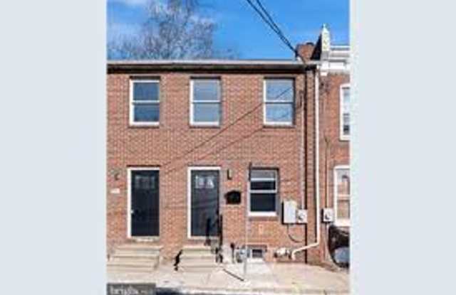 3 bedroom townhouse with NEW appliances  3.5 BATHROOMS! - 723 East 10th Street, Wilmington, DE 19801