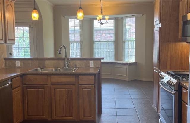 5301 S Stone Bay Court Gallery 4