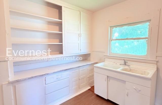 1463 North Ontario Street Gallery 4