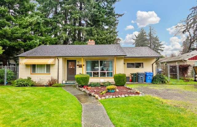 AVAILABLE FOR RENT – Beautiful 4BD / 2BA Home in Tacoma! - 11103 C Street South, Parkland, WA 98444