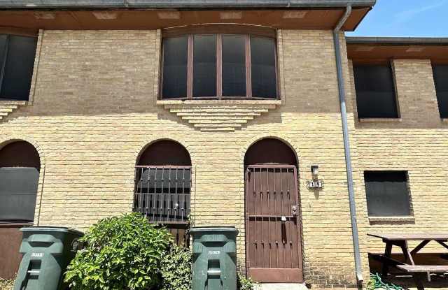 1300 Hillside Rd - 1300 Hillside Road, Laredo, TX 78041