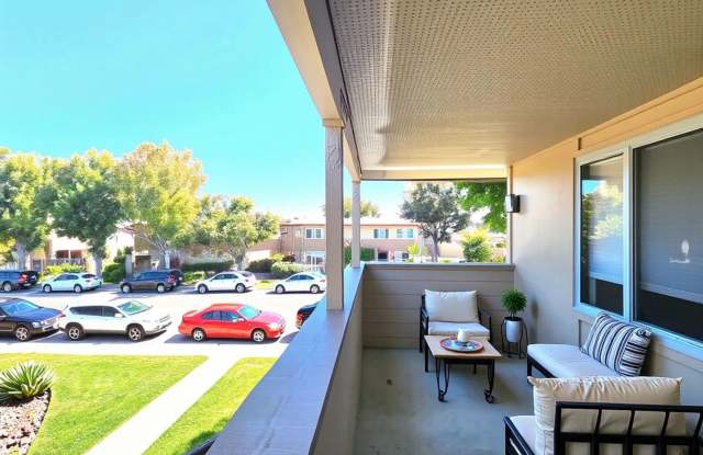 Top floor condo Gallery 1